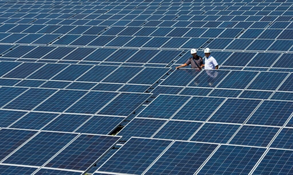 Chinese Group Shows Interest in Setting Up Solar Panel Plant in Pakistan