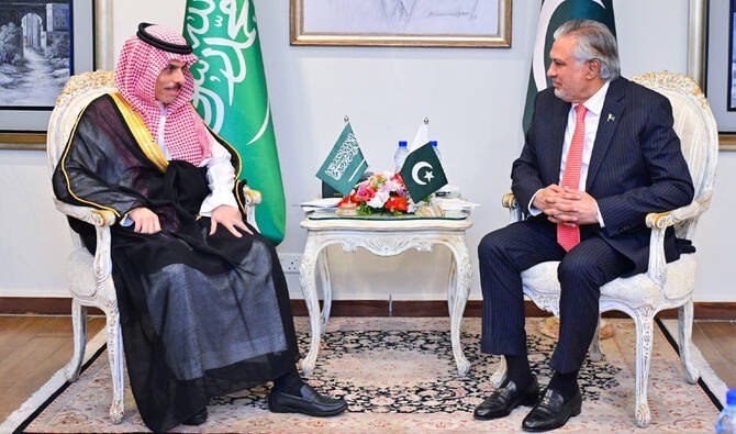 Pakistan, Saudi FMs Hold Talks to Ease Tensions After Islamabad-Kabul Clashes