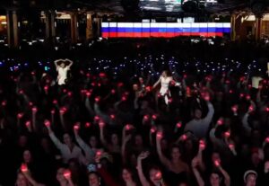 5,000 Join 'Kalinka' Flash Mob Ahead of International Festival of Youth in Russia