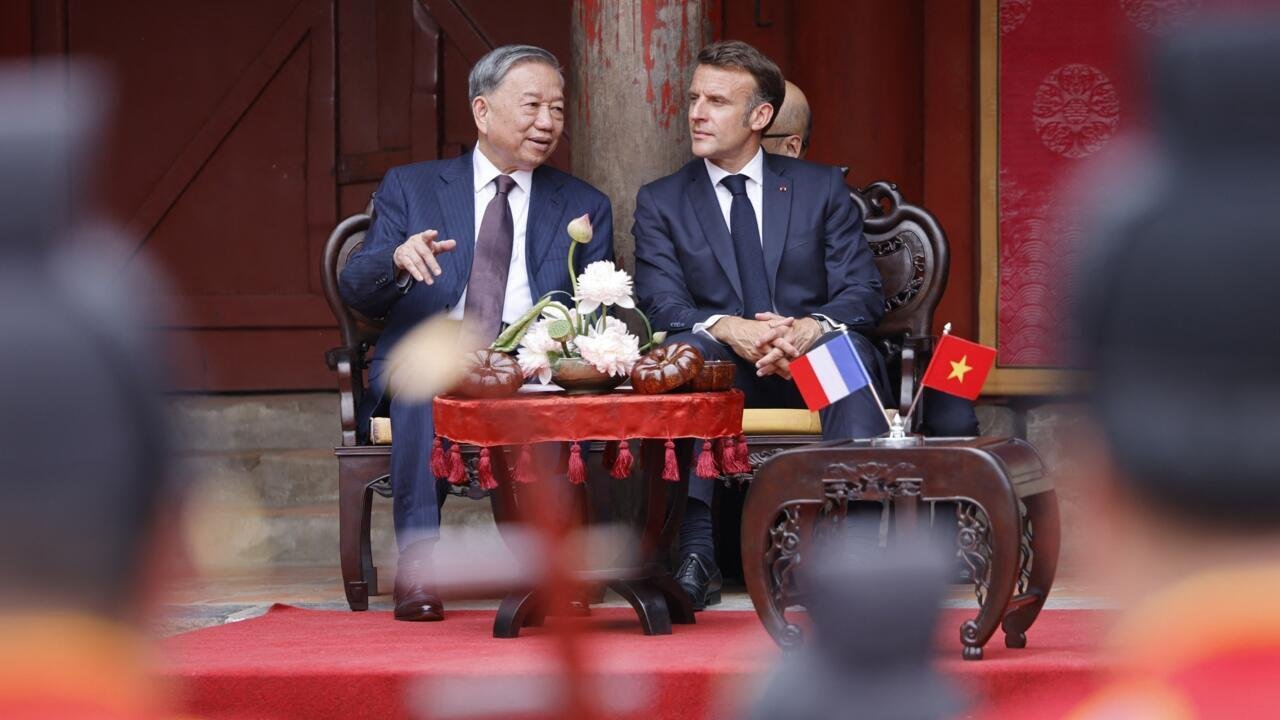 Vietnam Dwells on Tricky Waters as French President Visits the Country