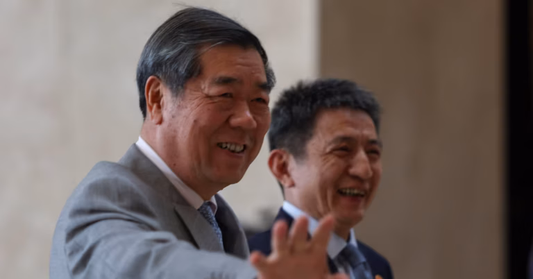 China's Vice Premier Heads to Washington for Trade Talks Before Xi–Trump Summit