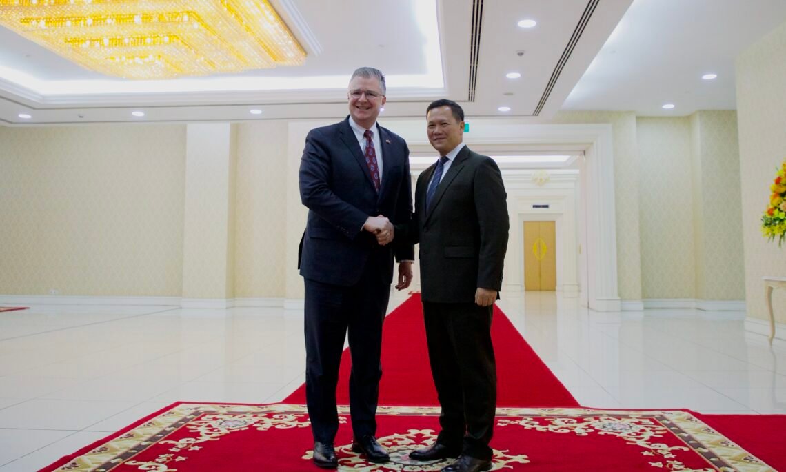 US Assistant Secretary of State arrives in Cambodia