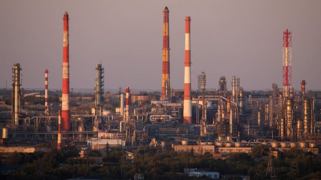 US Temporarily Allows Sale of Russian to Ease Global Energy Crisis