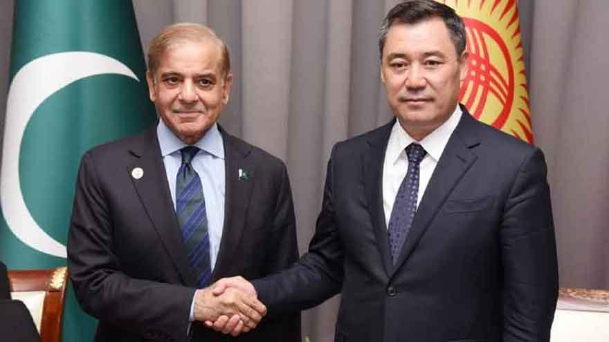 'Fresh Momentum' in Ties as Kyrgyz President Arrives in Pakistan on Maiden Visit 'Fresh Momentum' in Ties as Kyrgyz President Arrives in Pakistan on Maiden Visit