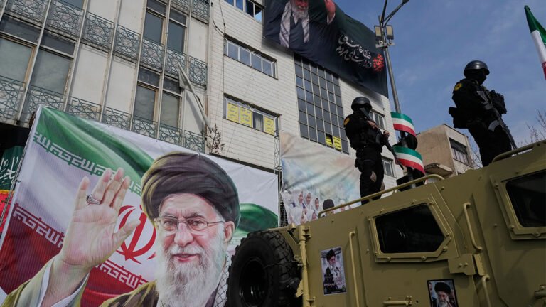 How Iran Survives? A 'Beyond Collapse' Narrative