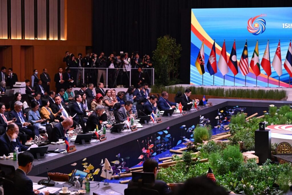 15th EAS Summit Takes Place in Kuala Lumpur