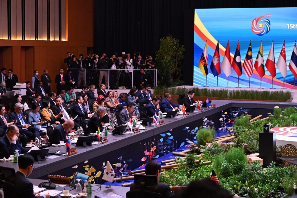 15th EAS Summit Takes Place in Kuala Lumpur