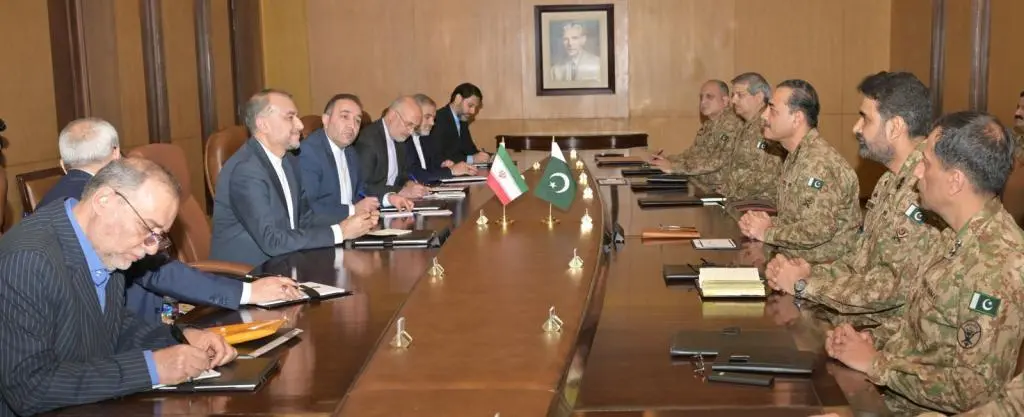 Iran Foreign Minister meets Chief of Army Staff Pakistan