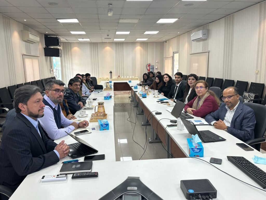 IYDS Participants Visit UNHCR's Country Office in Pakistan