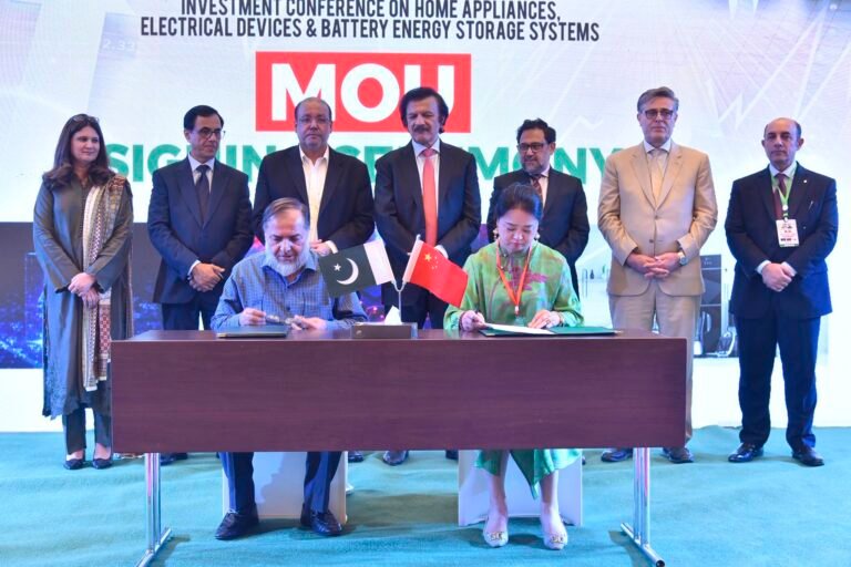 Chinese, Pakistani Firms Sign Over 50 MoUs in B2B Conference