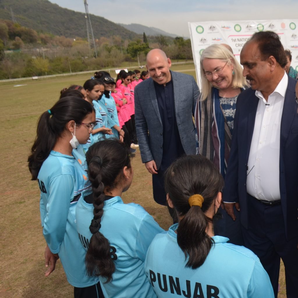 Australia supports visually impaired women's cricket clinic in Pakistan