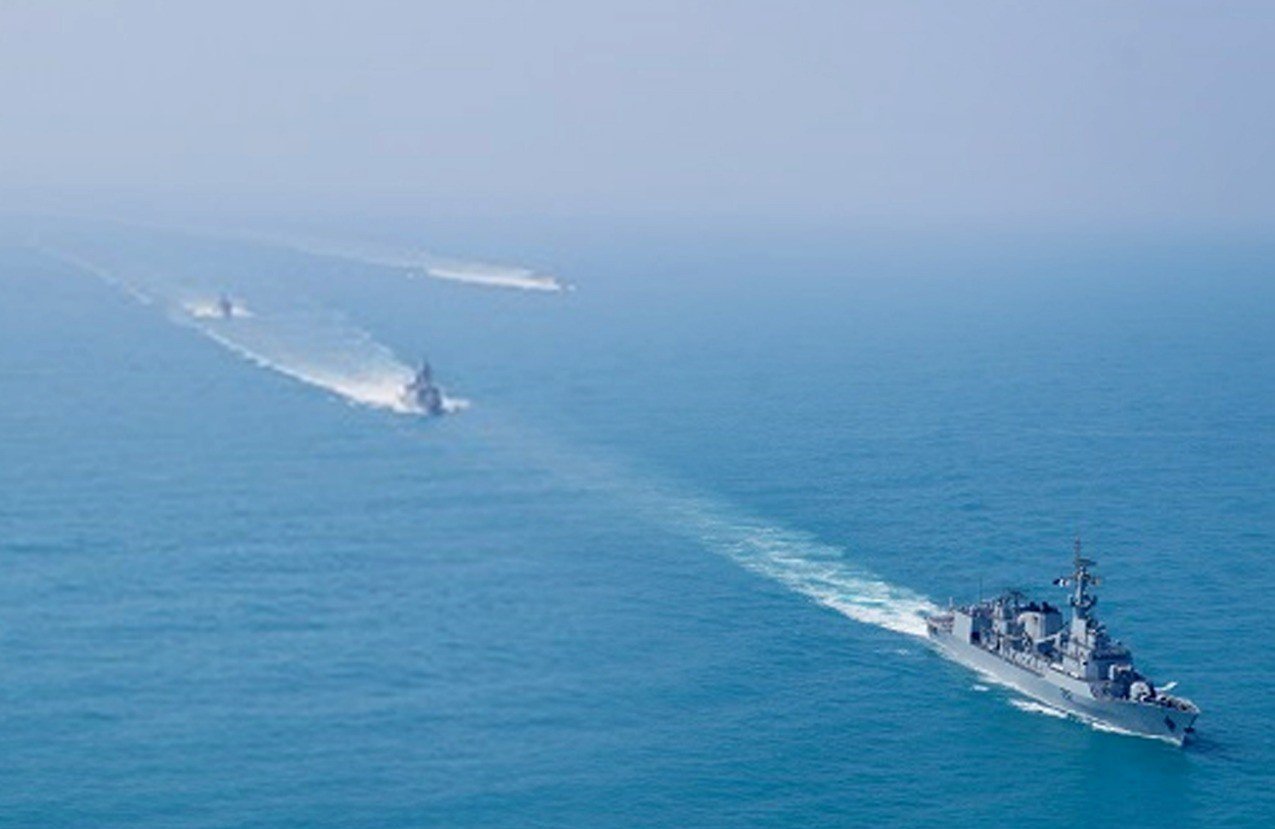 Pakistan Navy Flotilla arrives in UAE 1 PNS SHAMSHEER conducted Passage Exercise (PASSEX) with UAE Navy Ship BAYNUNAH & DHAFRA during PNS SHAMSHEER visit to Abu Dhabi