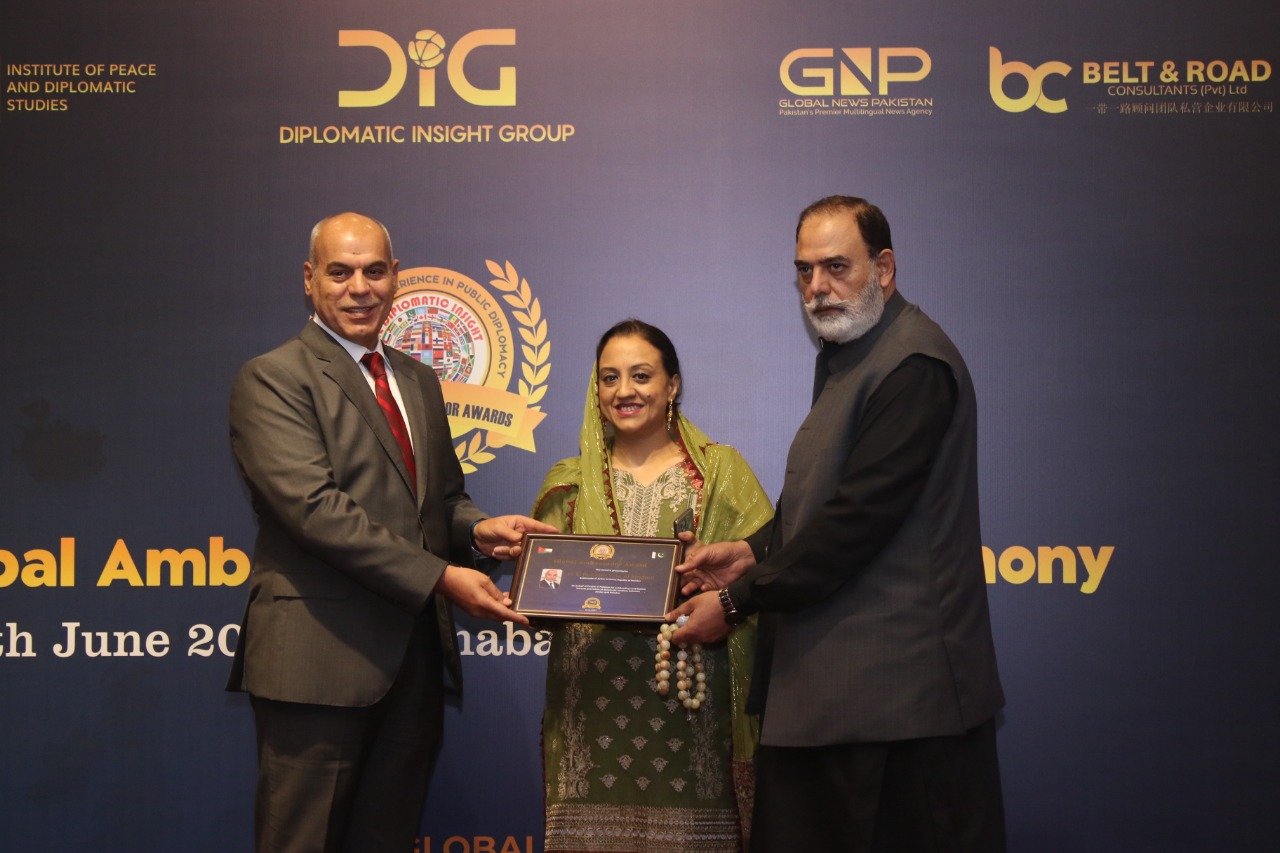 The Diplomatic Insight Group bestowed an award to Ibrahim Almadani (Major General Retired), Ambassador of the Hashemite Kingdom of Jordan, during a ceremony for the 5th Global Ambassadors Awards.