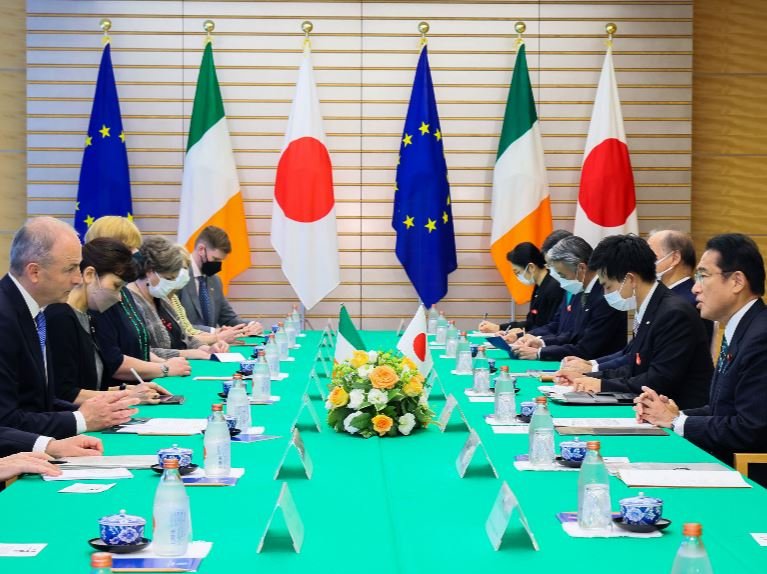 Meeting between Prime Ministers of Japan & Ireland 1 Meeting of PMs of Ireland and Japan