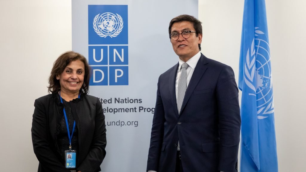 Kyrgyzstan Deputy Chairman meets UNDP Associate Administer