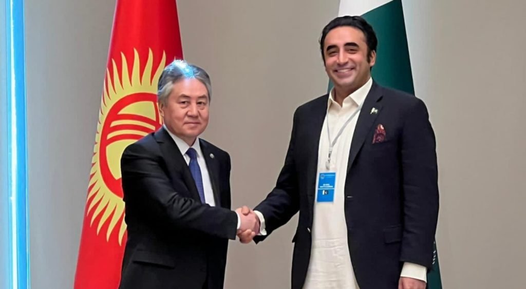 Foreign Ministers of Pakistan and Kyrgyzstan met on sidelines of SCO meeting