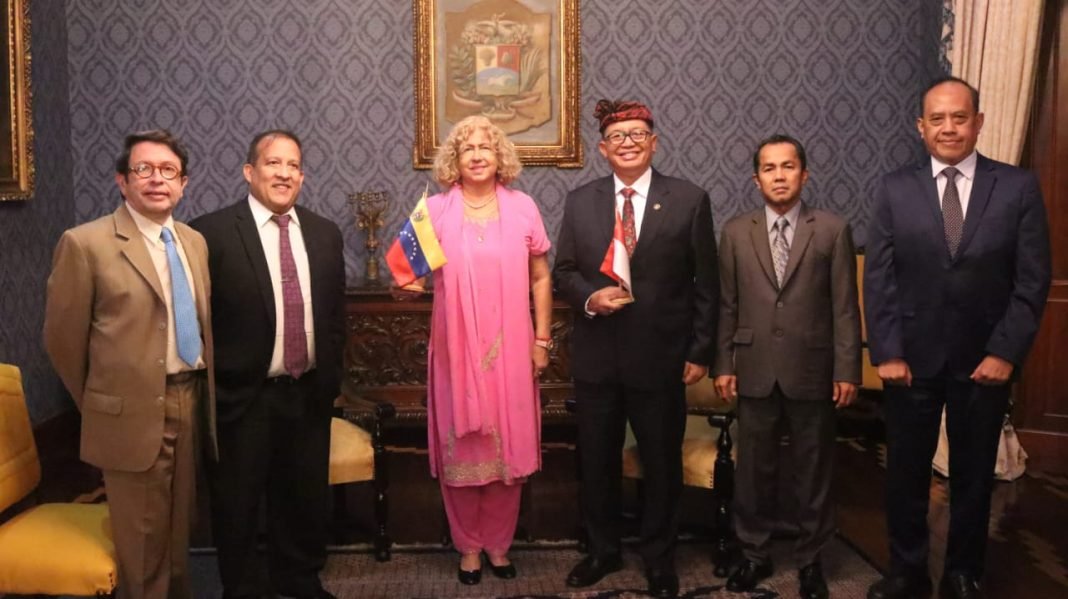 Venezuela, Indonesia foster commercial exchange