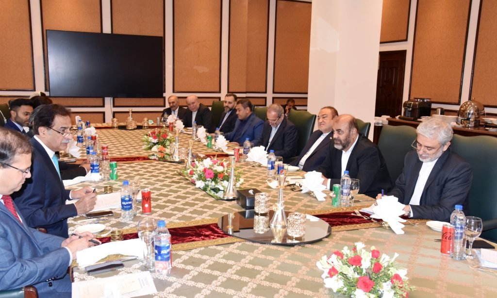 Iran, Pakistan discuss Economic Interests