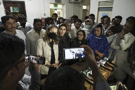 WFP Special Advisor concludes her visit to Pakistan 1 Princess Sarah Zeid's first stop was in Sindh's district Badin, where she met with the Federal Minister of Poverty Alleviation and Social Safety, Shazia Atta Marri