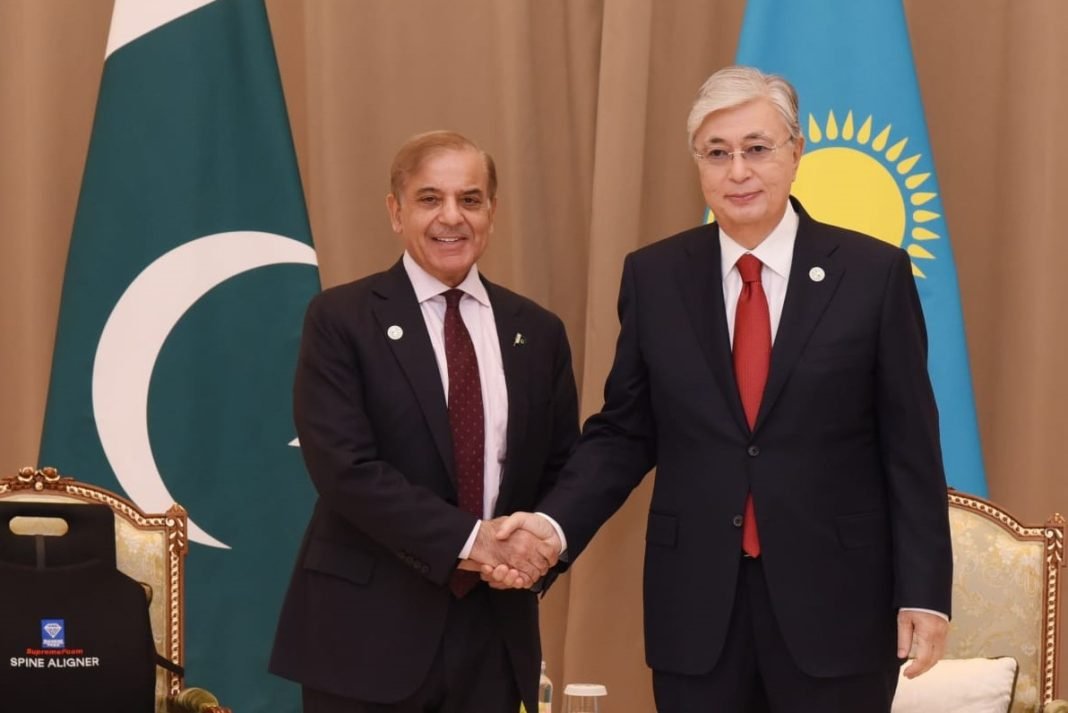 Heads of Pakistan, Kazakhstan meet on sidelines of SCO Summit