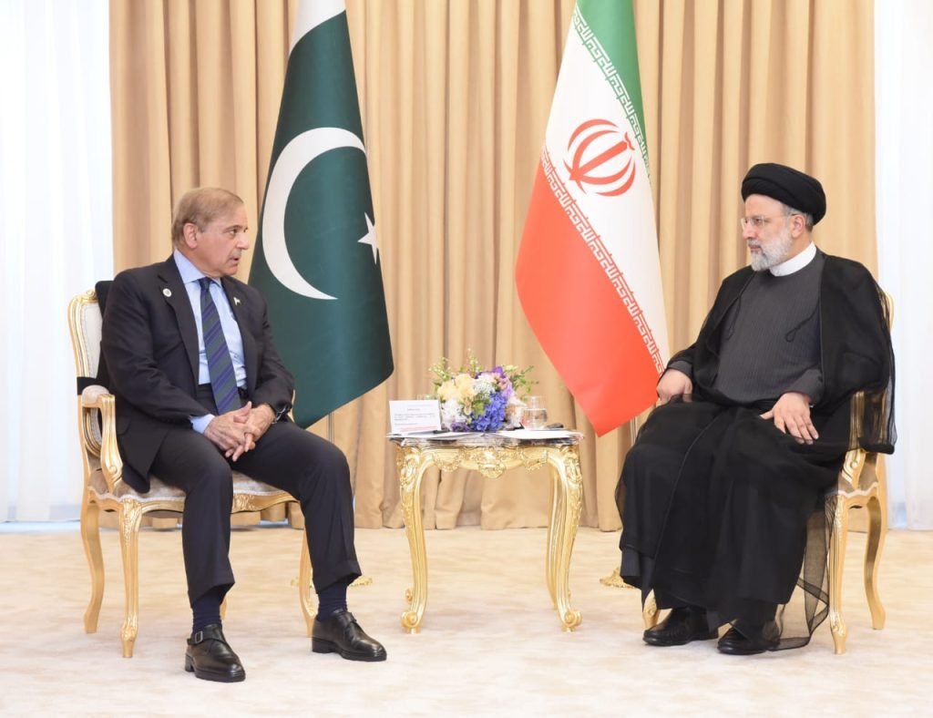 Prime Minister of Pakistan, Muhammad Shehbaz Sharif meets the President of Iran, Ebrahim Raisi in Samarkand, Uzbekistan.