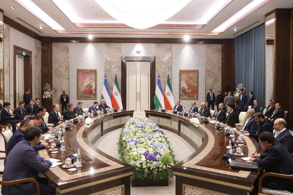 Iran, Uzbekistan sign to strengthen cooperation