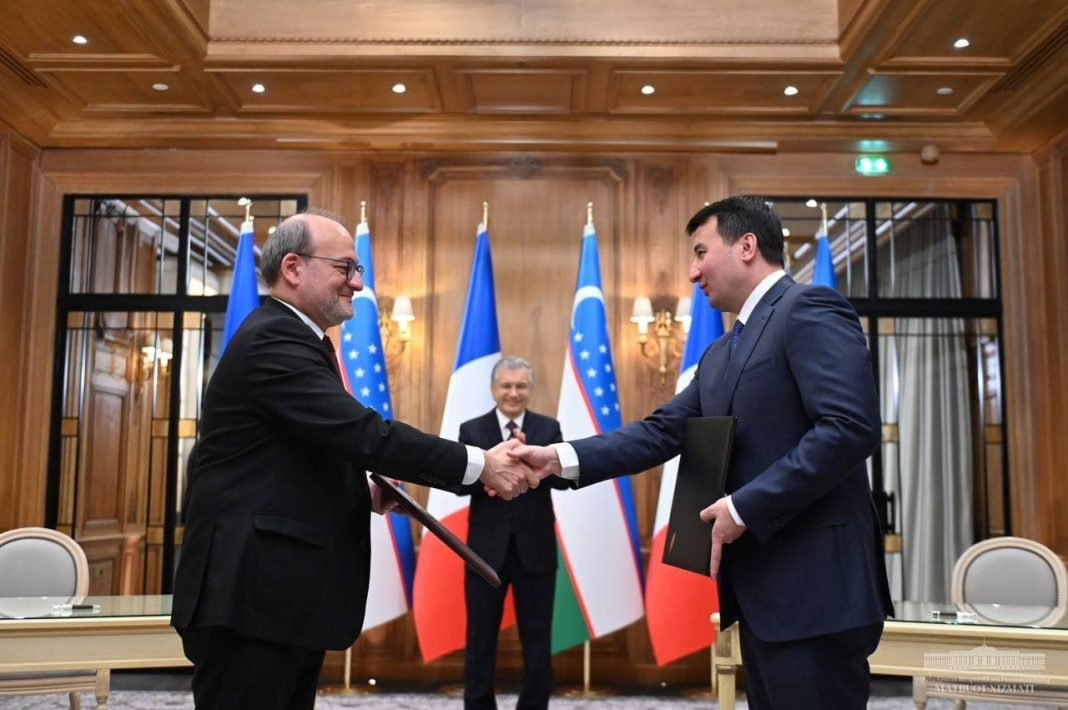 Meeting between President and Delegation of Uzbekistan and AFD.