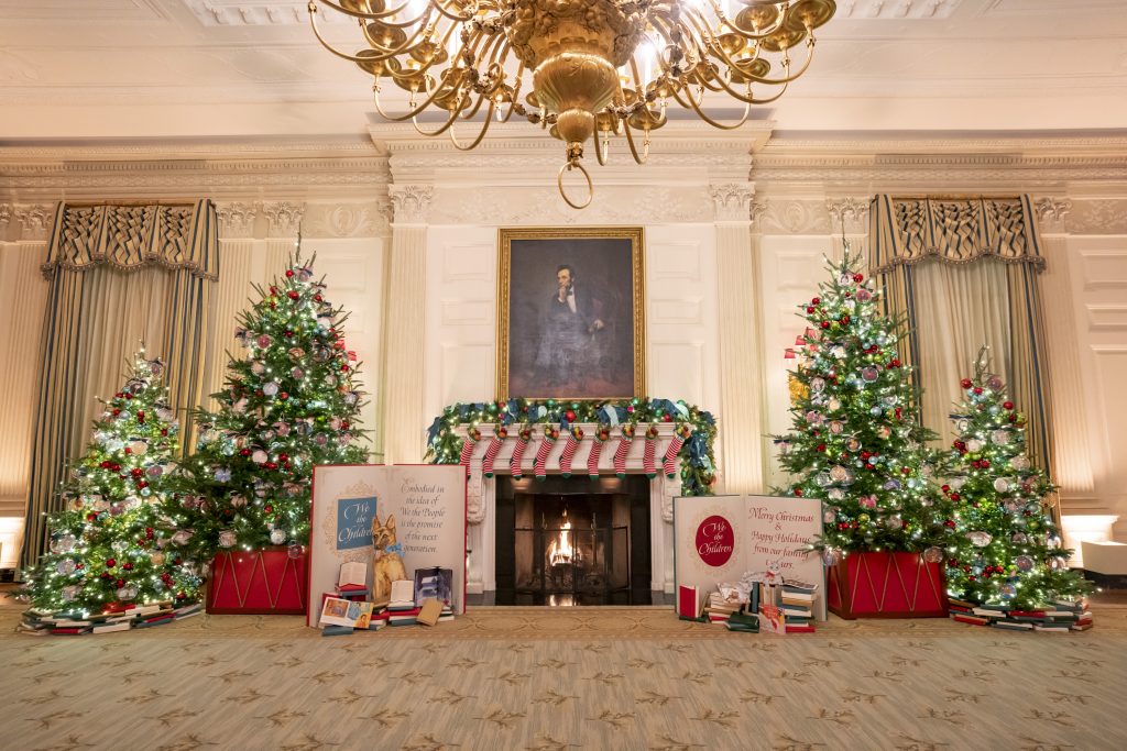 White House unveils ‘We the People’ Christmas theme