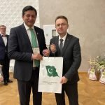 Ambassador of Pakistan (L) at the XIII International Investment Forum "Mill of Success"