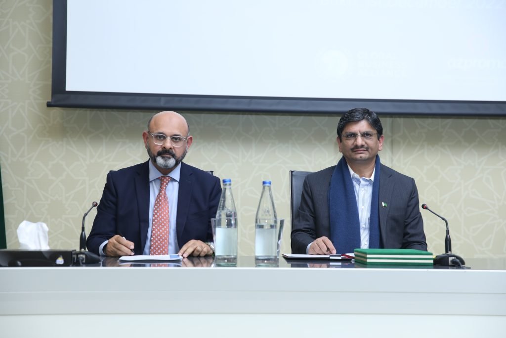 The Chairpersons of GBA and PAKAZCHAM while signing an agreement.