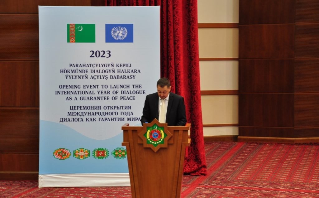 Turkmenistan hosts meeting on "International Year of Dialogue as a Guarantee of Peace”
