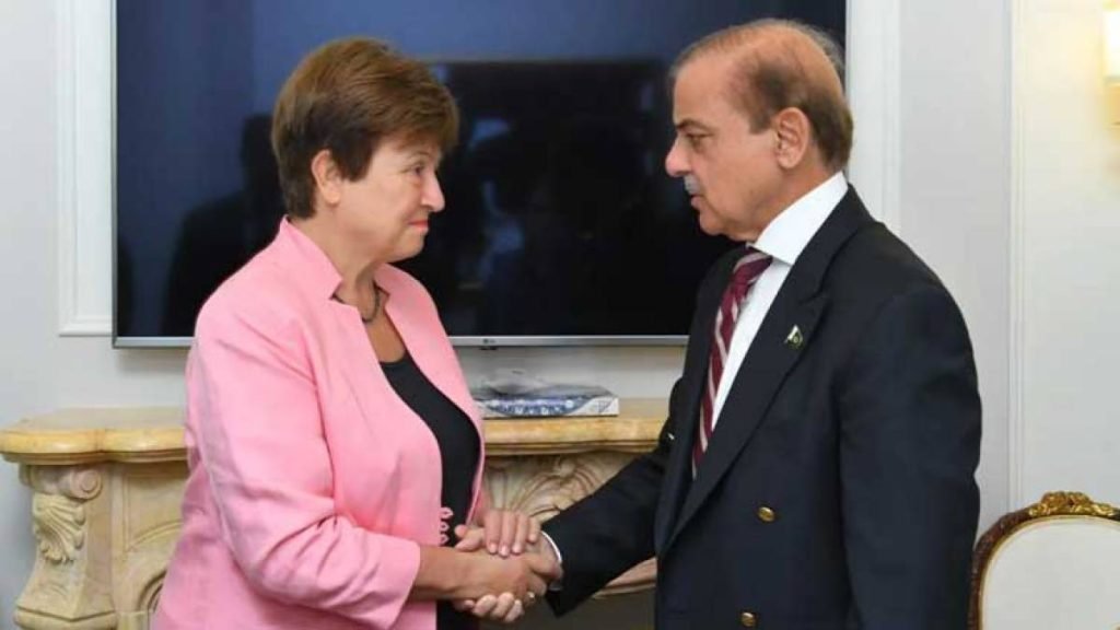 Pakistan pledges to complete ongoing IMF program
