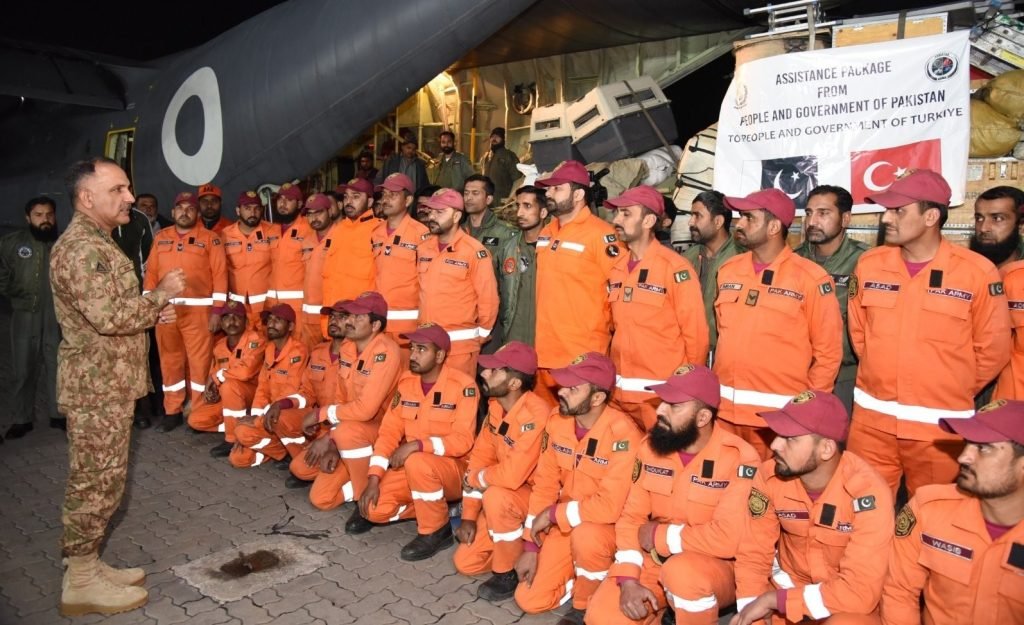 Pakistan dispatches 1st batch of rescue teams, relief goods to Türkiye