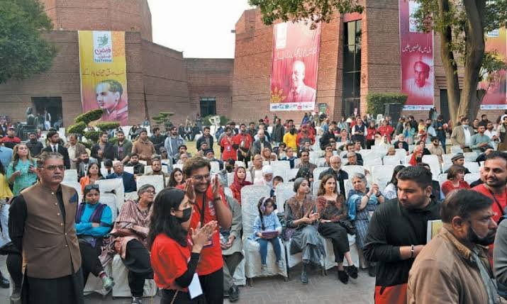 People of Lahore at Faiz Festival 