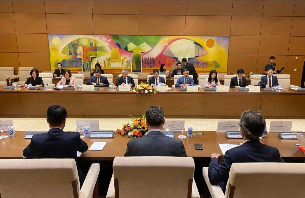 EU Delegation visits Indonesia and Vietnam