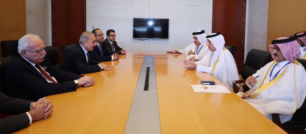 Qatar Foreign Ministry stated that the State Minister for Foreign Affairs, Sultan bin Saad Al Muraikhi, recently met with Palestine Premier, Mohammed Shtayyeh.