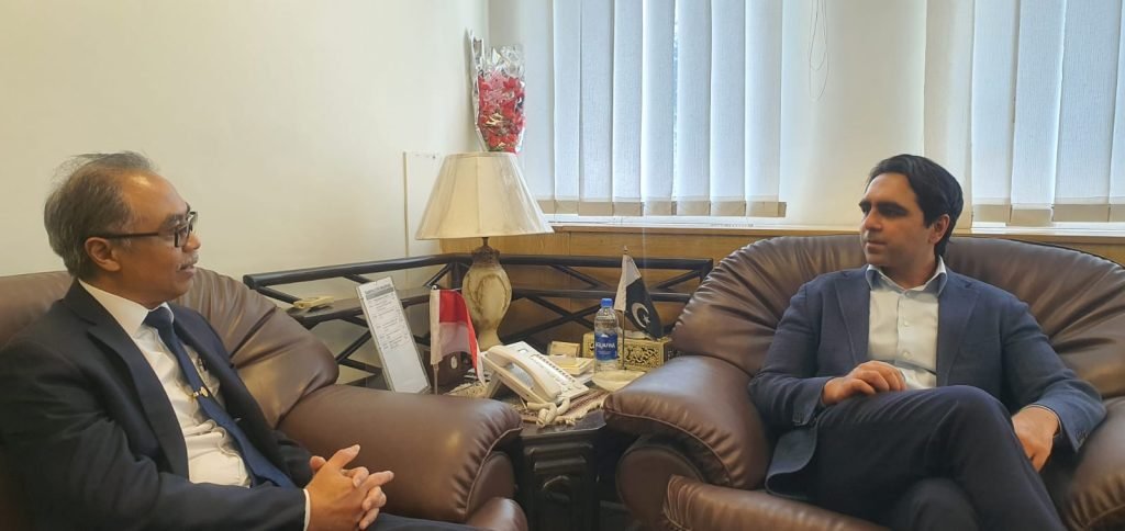 Indonesian Ambassador to Pakistan, Adam M. Tugio on 7 March 2023 paid a courtesy call on Syed Murtaza Mahmud, Federal Minister of Industry and Production of Pakistan.