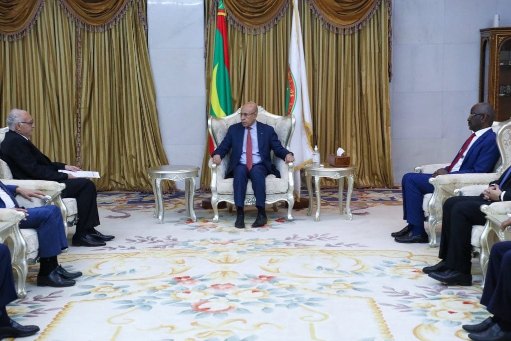 Algerian Foreign Minister and President of the Islamic Republic of Mauritania discussing the bilateral relations.