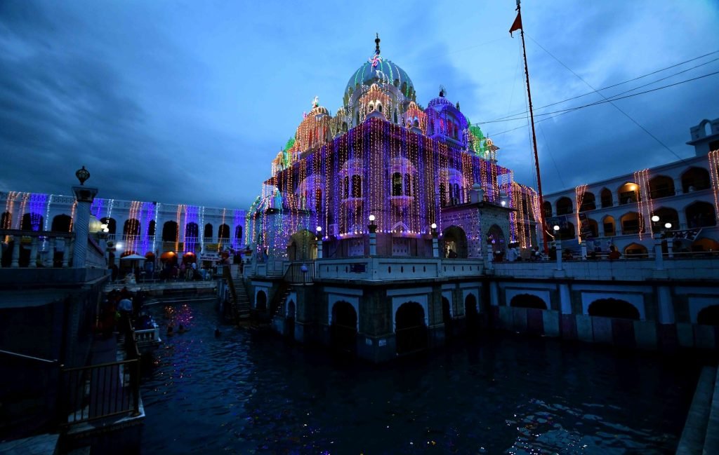 As the world celebrates Baisakhi, the most auspicious Sikh festival, the Foreign Office of Pakistan extends its warmest greetings to the Sikh community worldwide invites them to visit the holy sites in Pakistan.