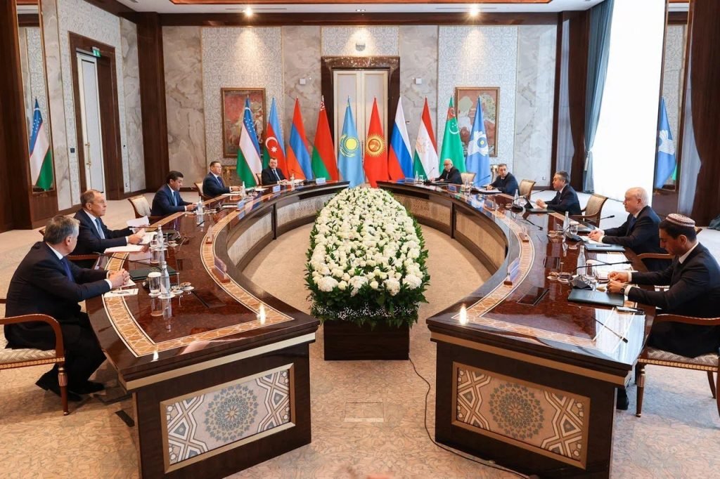 Secretary General of the CIS and Russian Foreign Minister, Sergey Lavrov; Kazakhstan's Foreign Minister, Murat Nurtleu; Tajikistan's Foreign Minister Sirojiddin Muhriddin; Kyrgyzstan's Foreign Minister Jeenbek Kulubaev; Belarus' Foreign Minister Sergei Aleinik; and Uzbekistan's Foreign Minister Bakhtiyor Saidov attended the CIS Foreign Ministers Council Meeting in Uzbekistan.