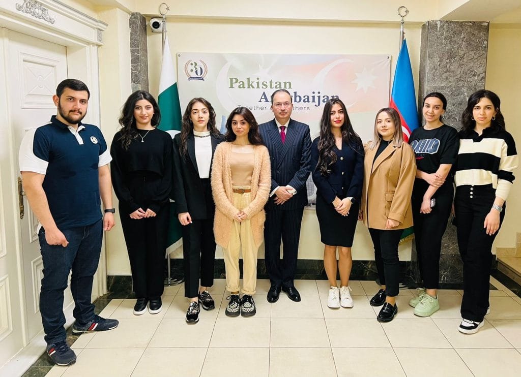 The Pakistan Embassy in Azerbaijan is delighted to host a group of students from the Azerbaijan University of Languages for a short internship.