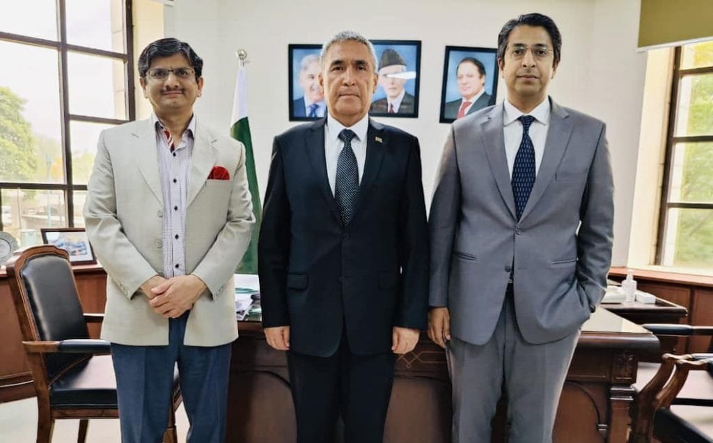 Atadjan Movlamov, the Ambassador of Turkmenistan to Pakistan and Dean of the Diplomatic Corps, met with the Coordinator to the Prime Minister of Pakistan on Commerce and Industry, Rana Ihsan Afzal Khan, to foster closer ties between the two brotherly countries and explore avenues for mutual collaboration.