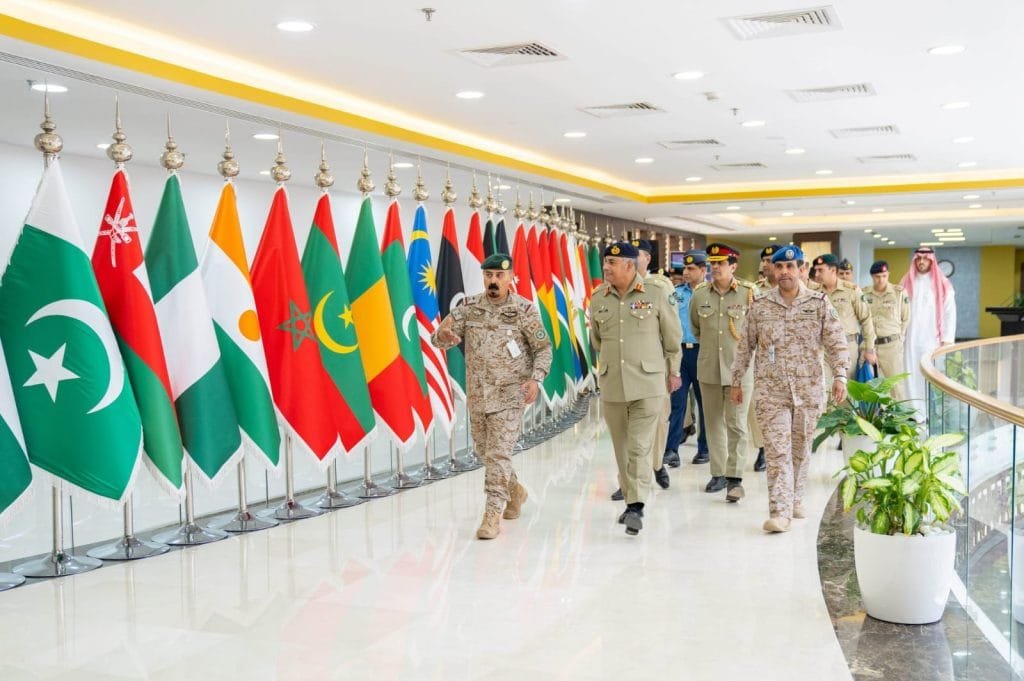 A National Defense University (NDU) delegation in Pakistan recently visited the Islamic Military Counter Terrorism Coalition (IMCTC) in Saudi Arabia.