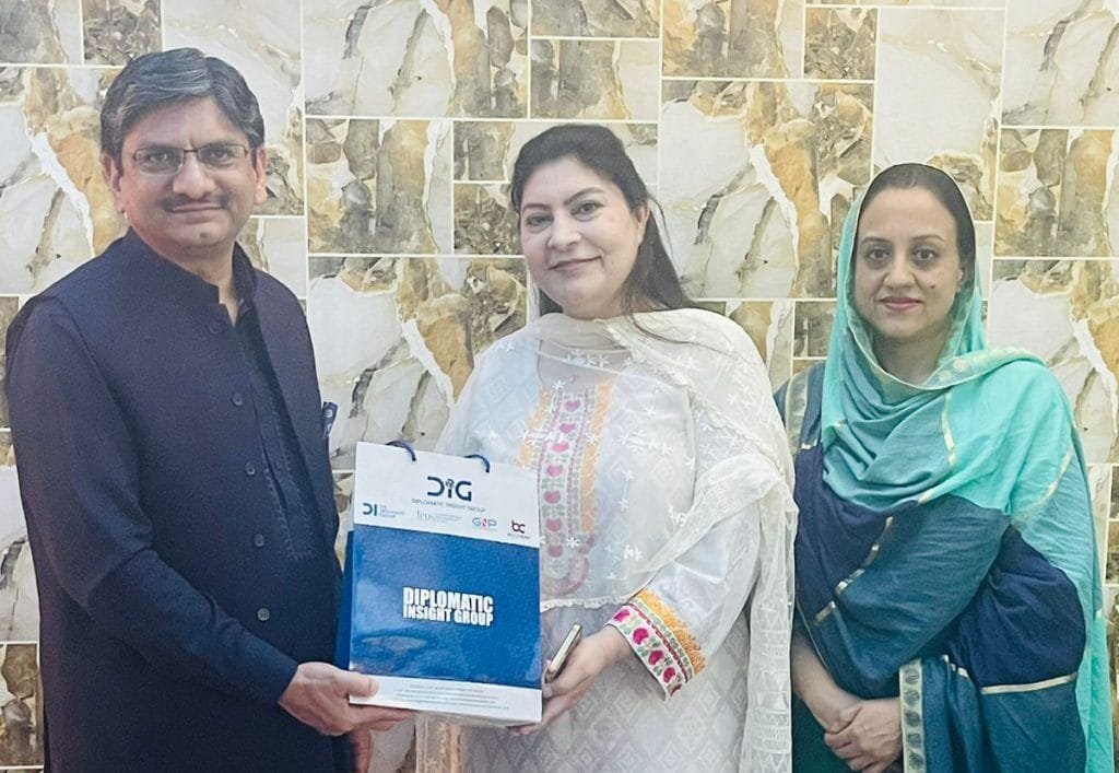 Kausar Takrim, the Director of the China Study Center at the University of Peshawar, paid a visit to the Institute of Peace and Diplomatic Studies (IPDS) office. 