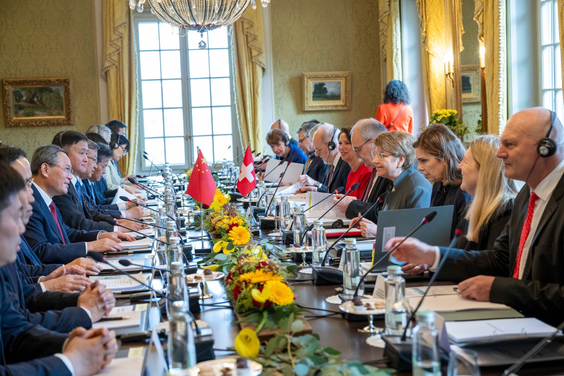 Chinese Premier to foster bilateral ties with Switzerland - TDI