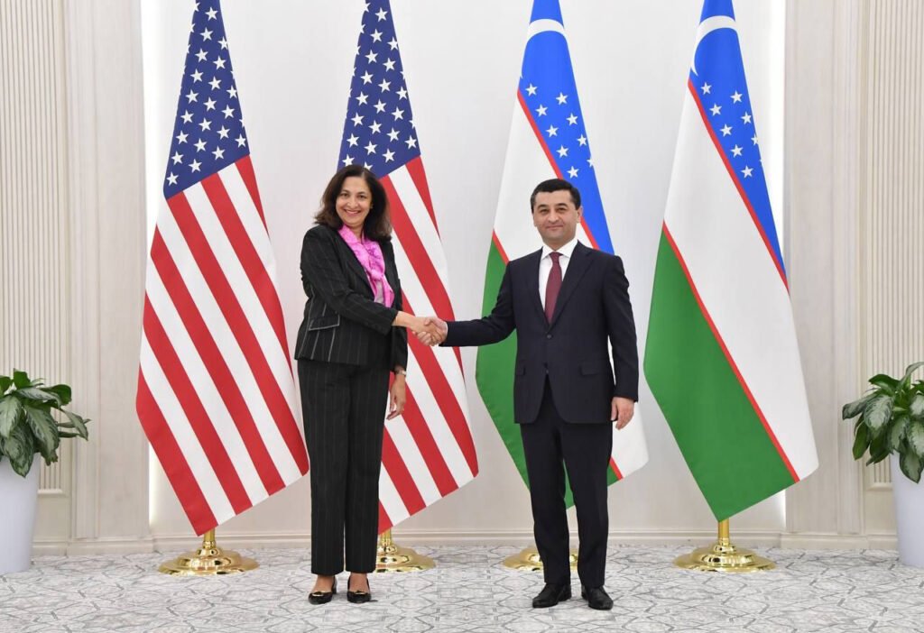 US Under Secretary Urza Zeya paved a visit to Uzbekistan