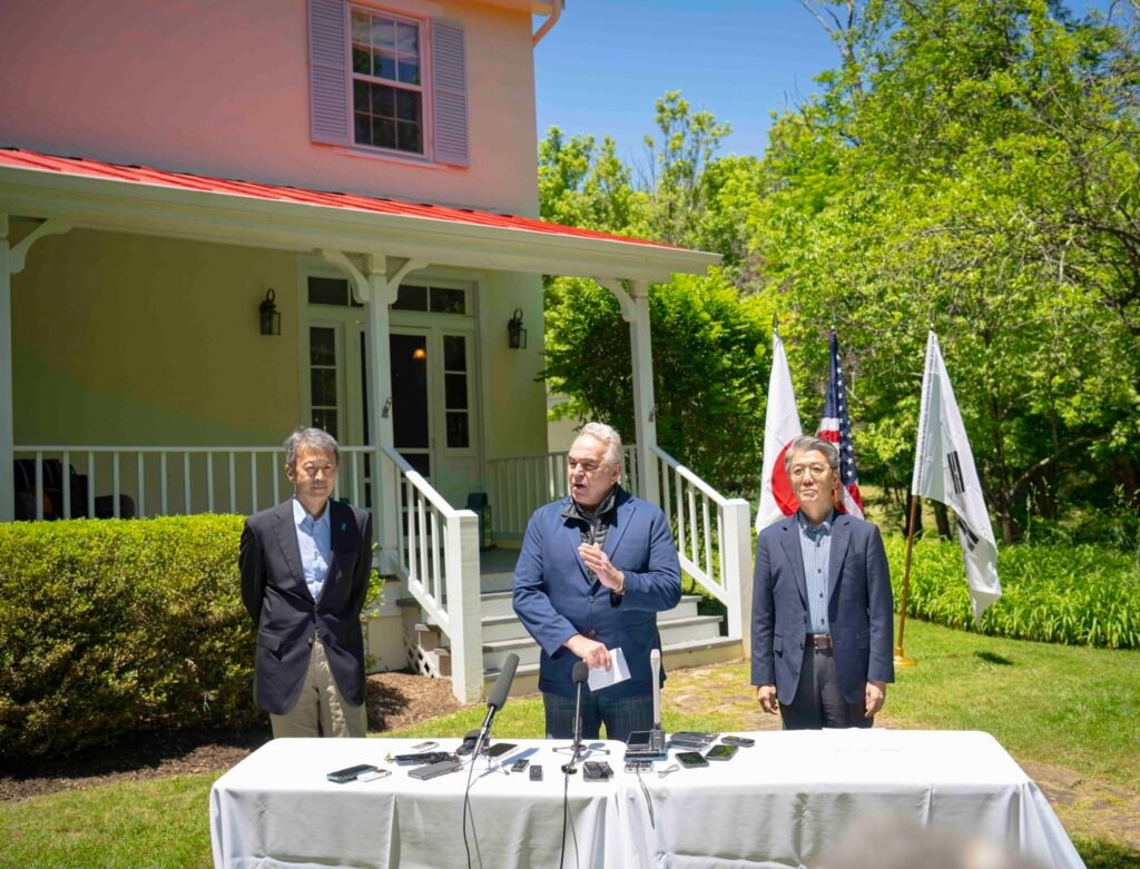 Senior diplomats of the US, Japan and South Korea hold trilateral talk