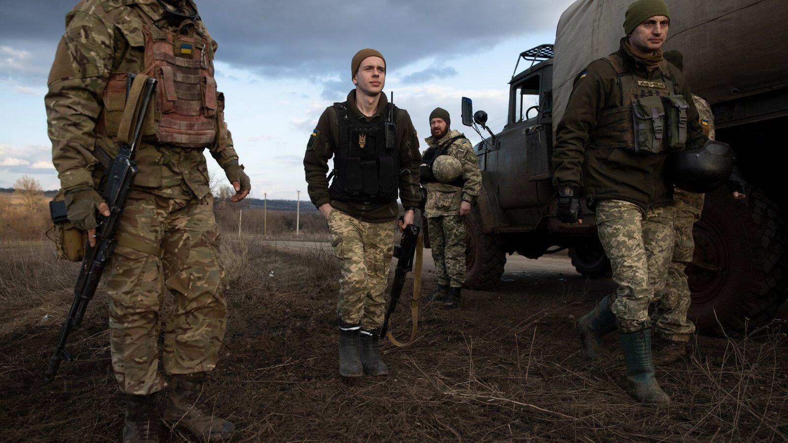 Western troops operating in Ukraine, under International Law