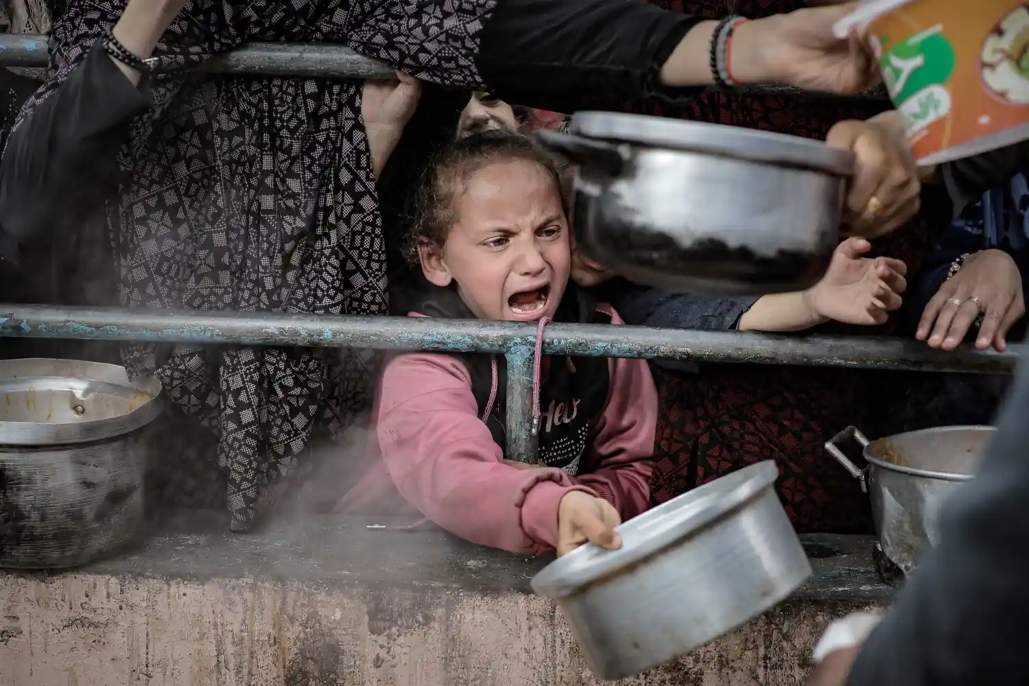 Israel to allow Limited Food Supplies into Gaza Amid Intensified Ground Offensive