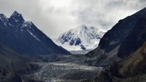 Pakistan's Disaster Management Warns High Temperatures to Speed Up Glacier Melt
